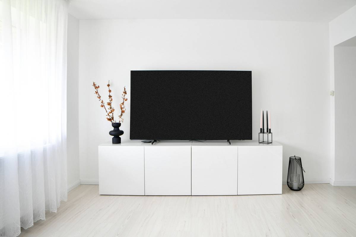 Why Minimalist Interiors Are the Secret Weapon of Modern Vacation Rentals (And How to Nail Them)