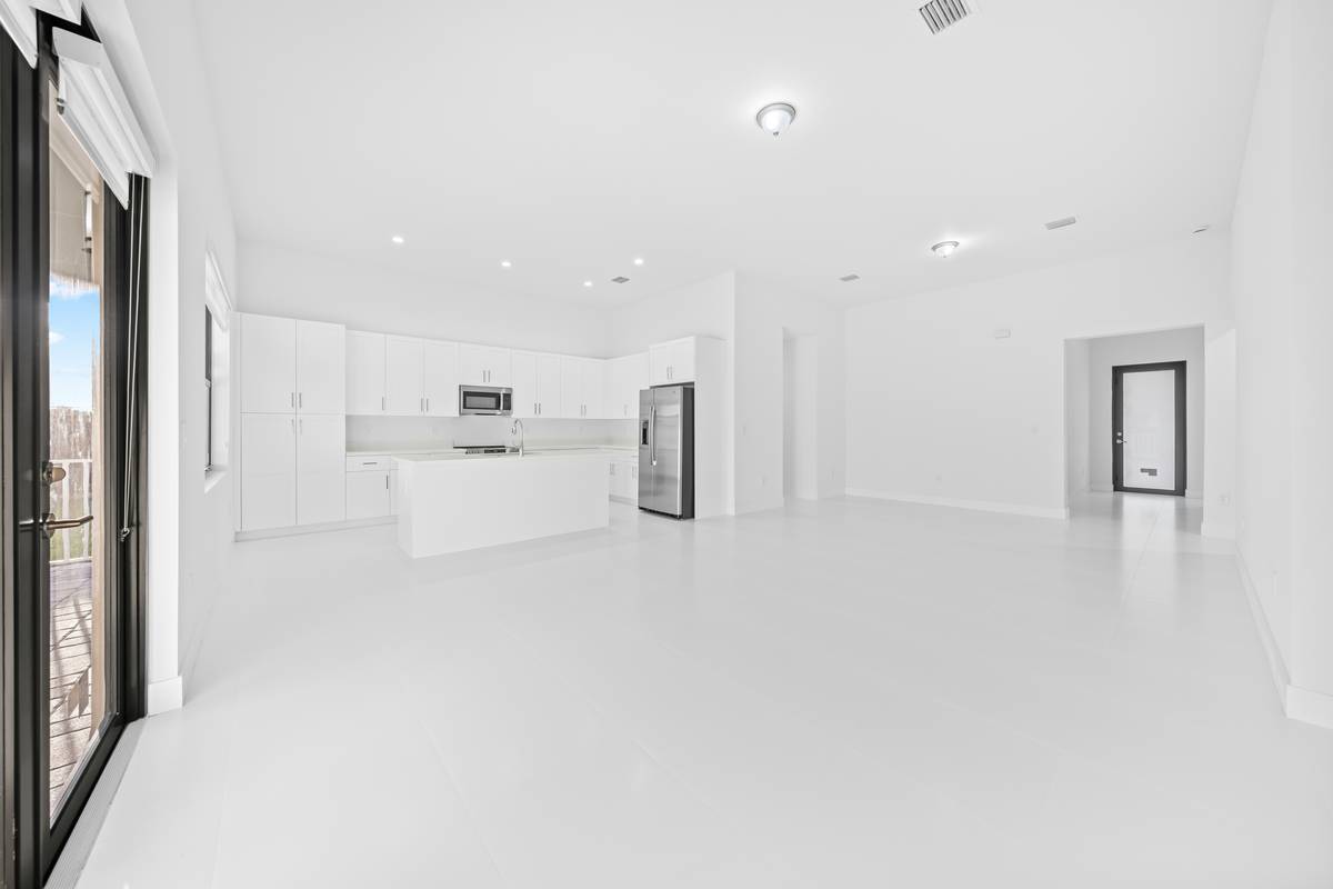 Why Open Space Layouts Are the Secret Weapon of Modern Vacation Rentals (and How to Nail Them)