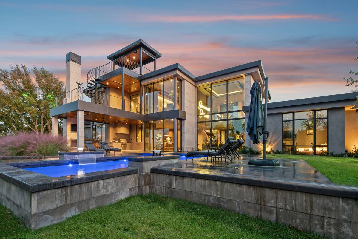 Boutique vacation homes with handcrafted furniture and local art in coastal Annapolis